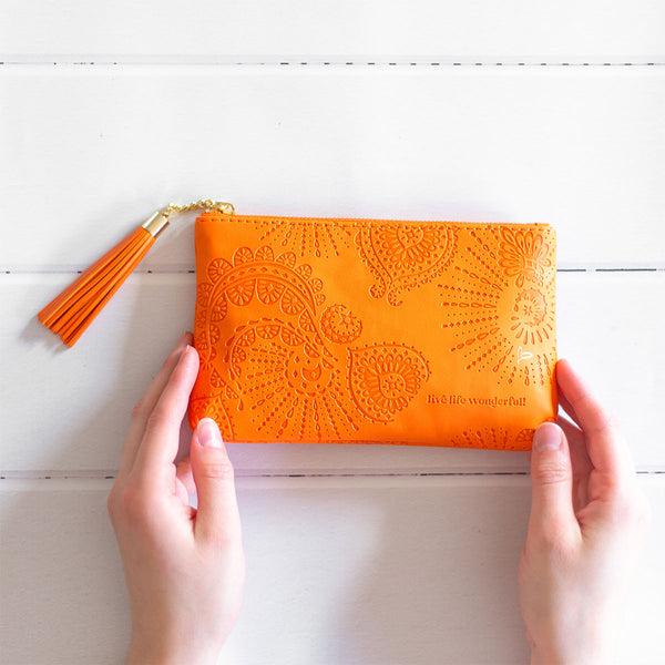 Live Life Wonderful Essential Purse in Citrus Orange Intrinsic